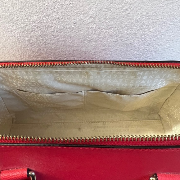 Kate spade purse and wallet. Has removable  cross body strap - Picture 6 of 10